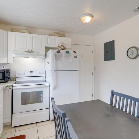 Cute Apt With Backyard And Grill - Steps To Cocoa Beach Eksteriør billede